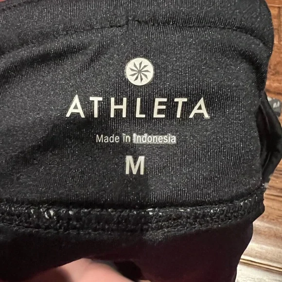 Athleta short size medium - Picture 3 of 3